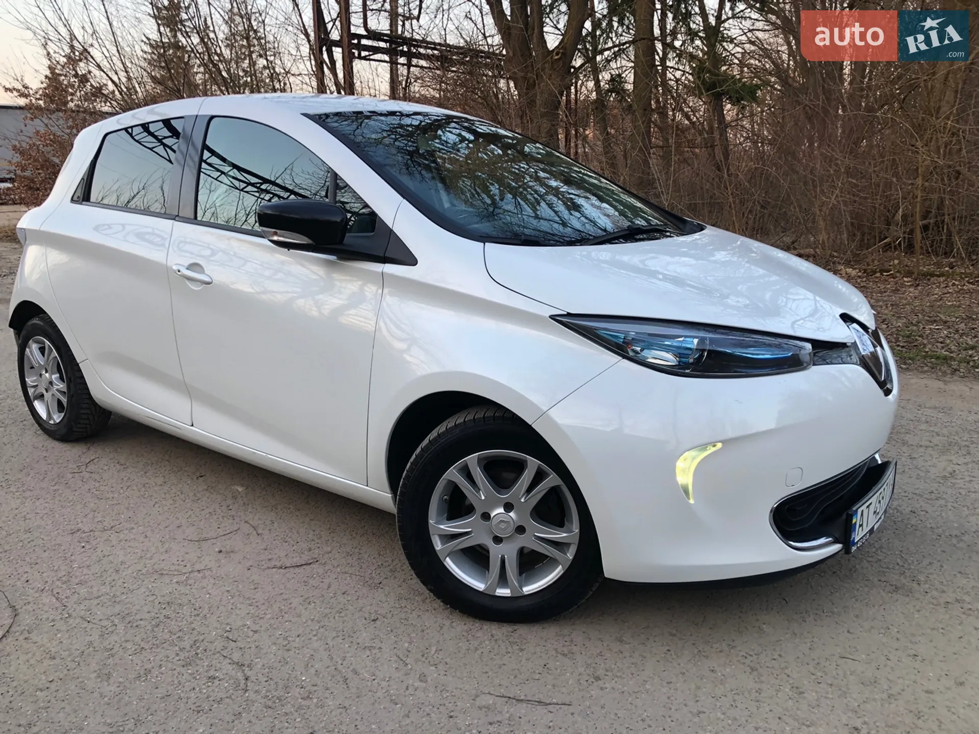 Renault Zoe 2016 VIN VF1AGVYB055583609 фото оголошення 2 з 17