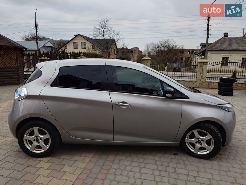 Хэтчбек Renault Zoe 2016 в Самборе