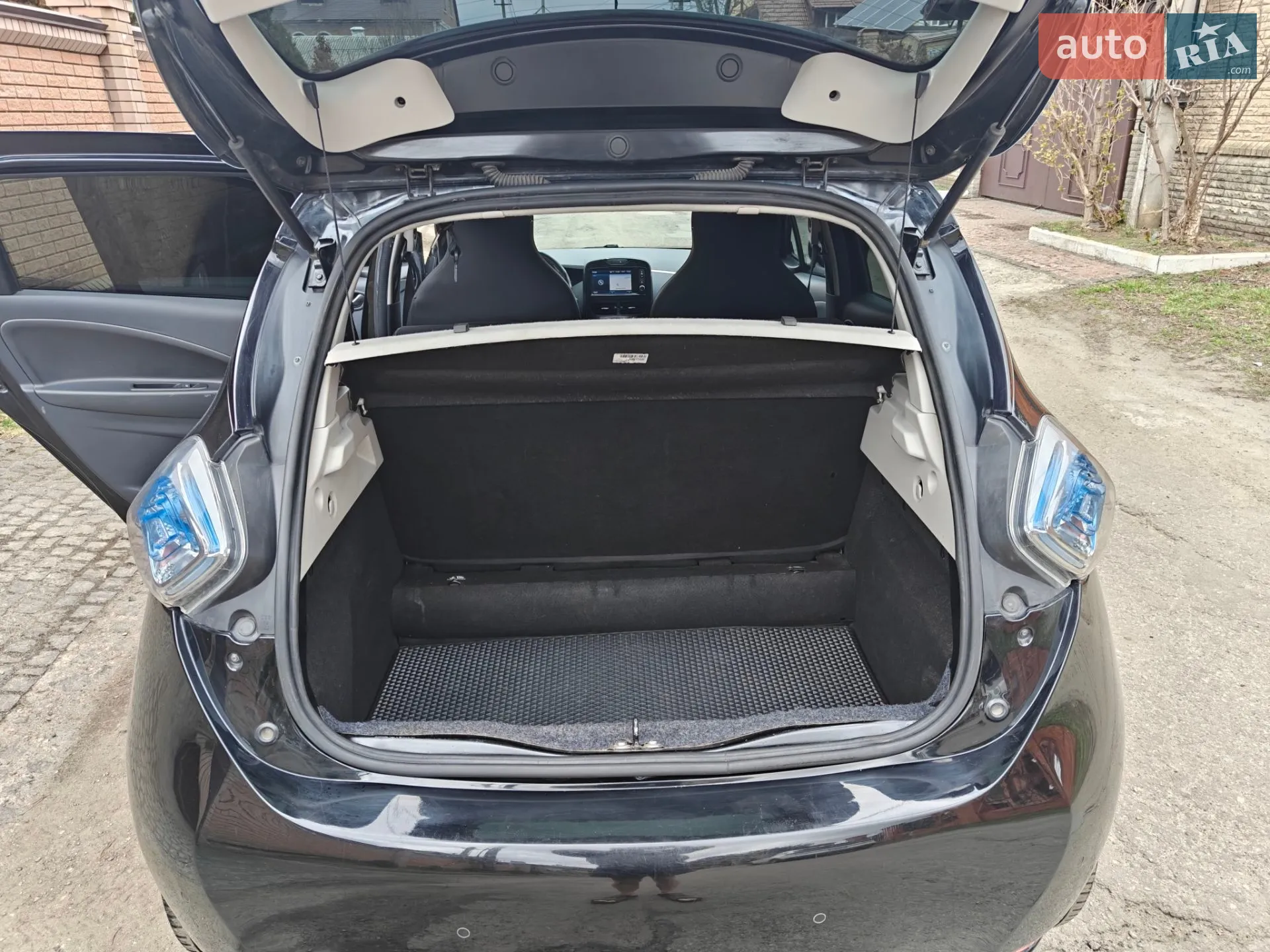 2017 Renault ZOE - мініатюра 12