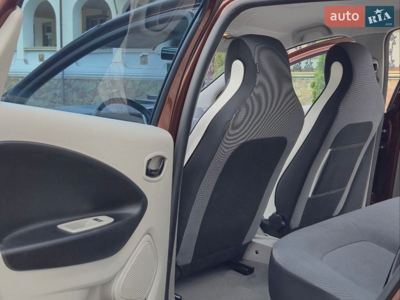 Хэтчбек Renault Zoe 2015 в Золочеве фото 22 Хэтчбек Renault Zoe 2015 в Золочеве