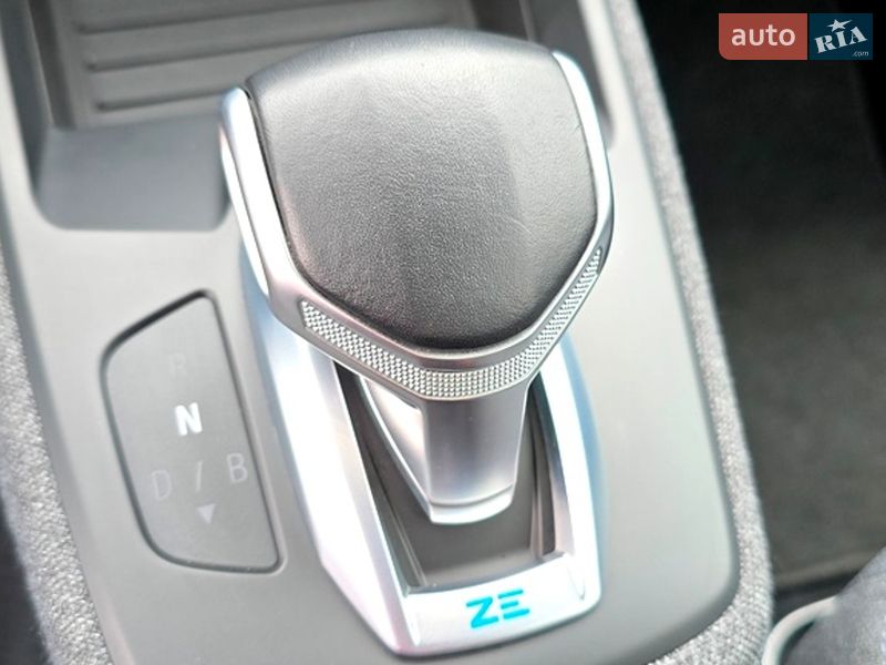 Хэтчбек Renault Zoe 2022 в Киеве фото 12 Хэтчбек Renault Zoe 2022 в Киеве