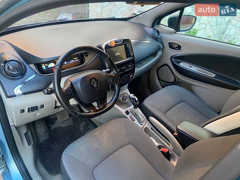 Хэтчбек Renault Zoe 2014 в Киеве
