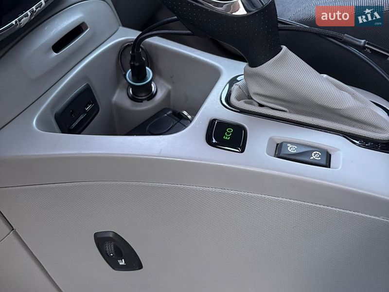 Хэтчбек Renault Zoe 2015 в Львове