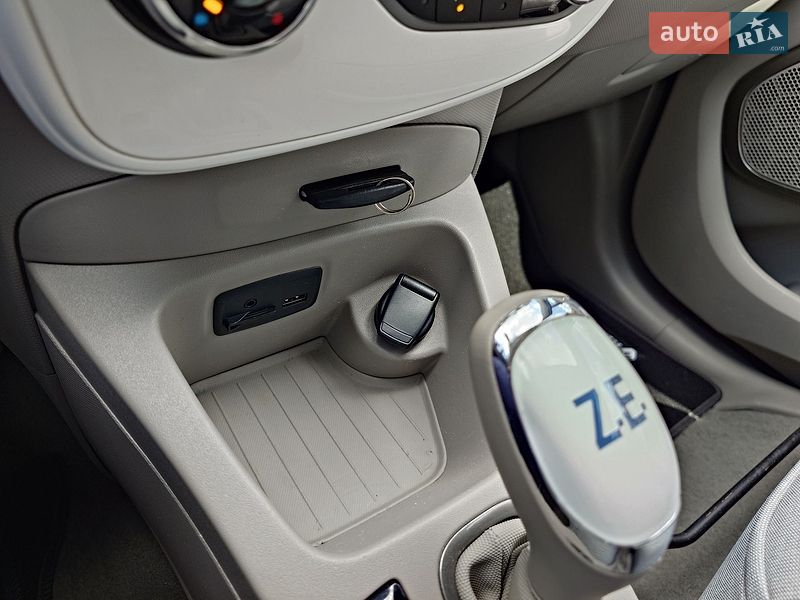 Хэтчбек Renault Zoe 2018 в Самборе