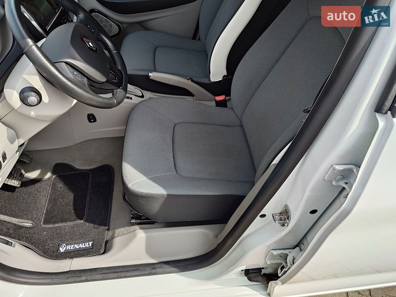 Хэтчбек Renault Zoe 2015 в Самборе