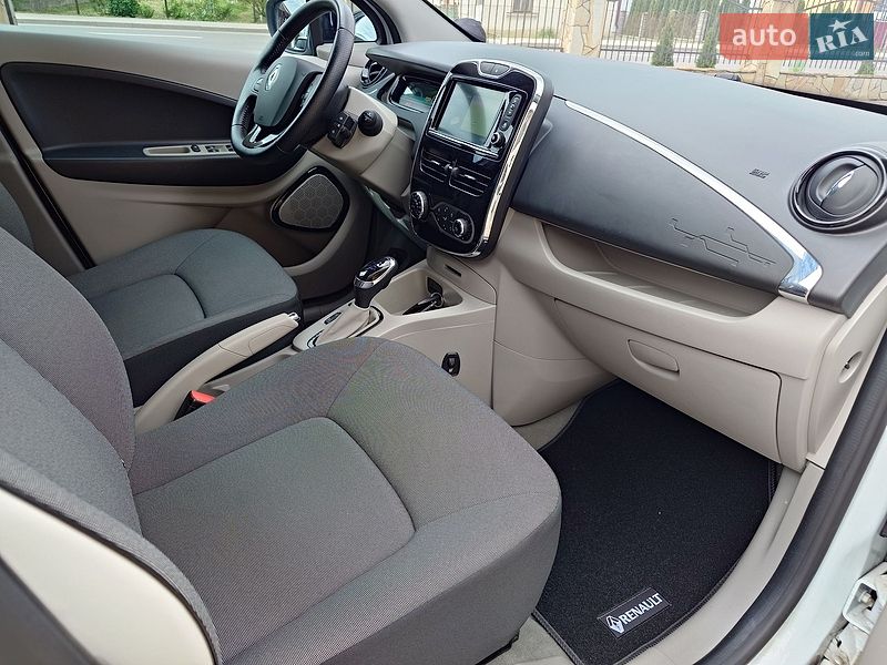Хэтчбек Renault Zoe 2015 в Самборе