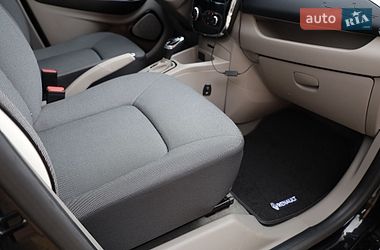Хэтчбек Renault Zoe 2015 в Самборе