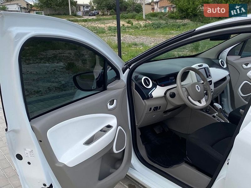 Хэтчбек Renault Zoe 2016 в Дубно