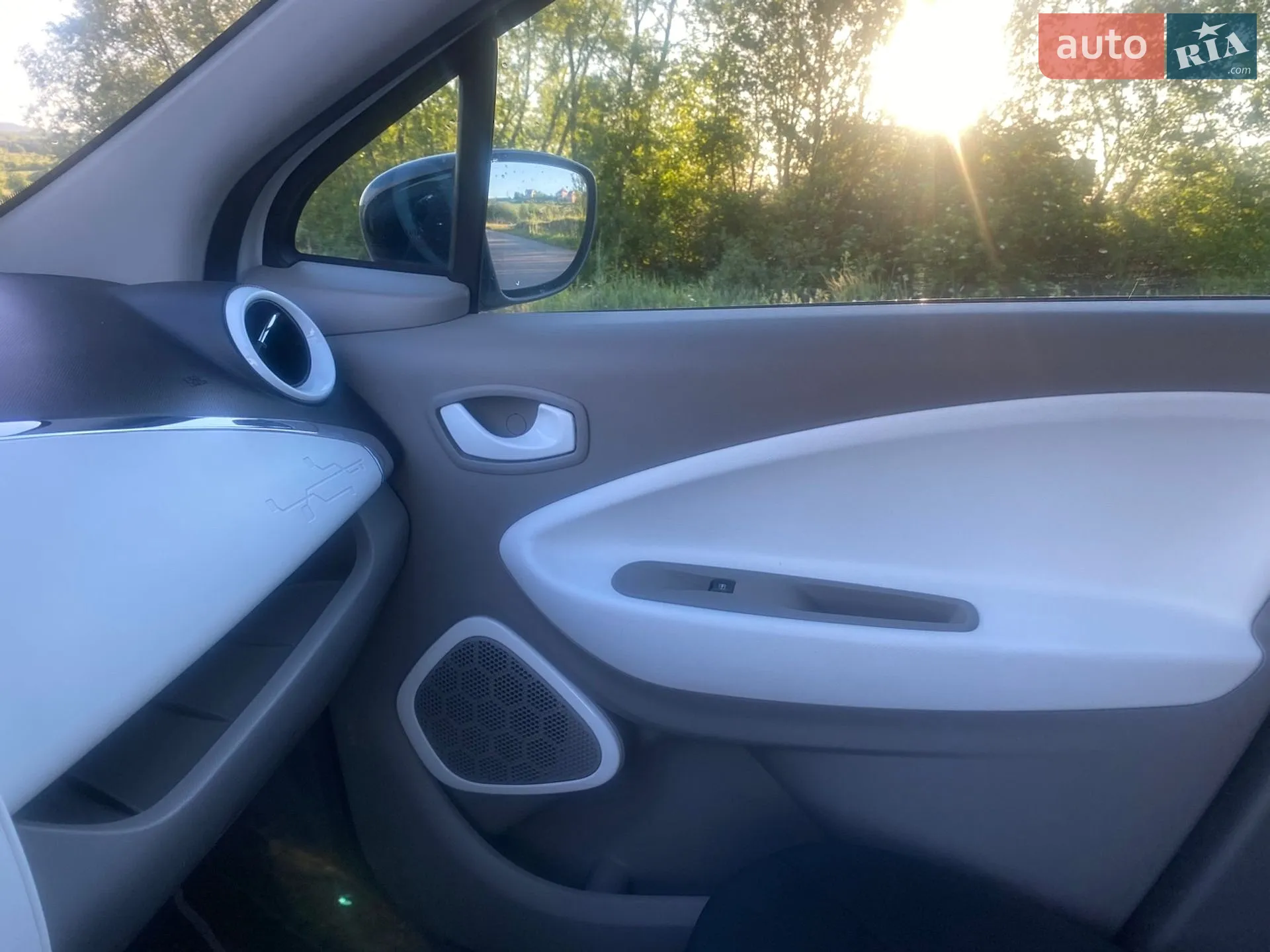 2015 Renault ZOE - мініатюра 27