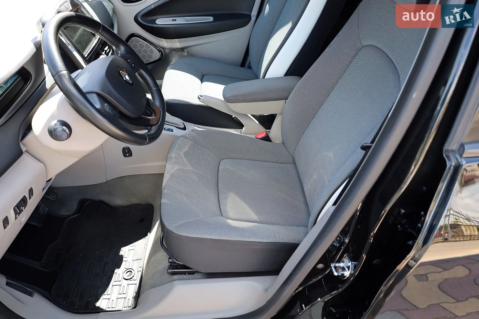 2015 Renault ZOE - мініатюра 28
