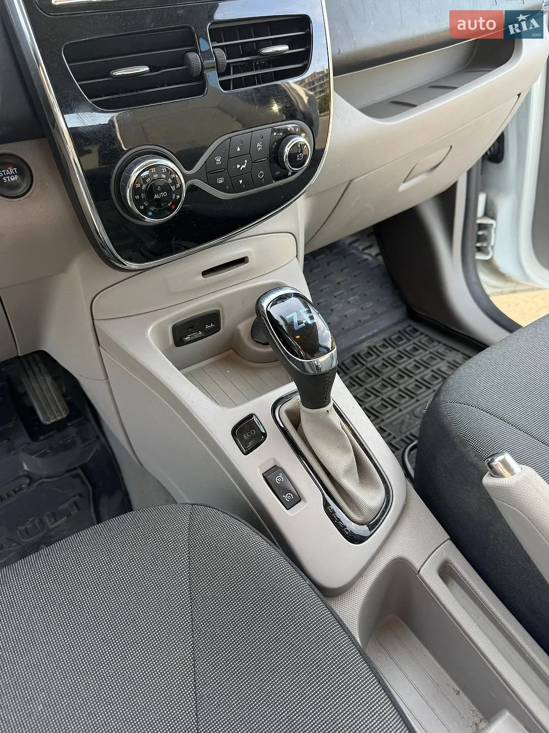 2013 Renault ZOE - мініатюра 16