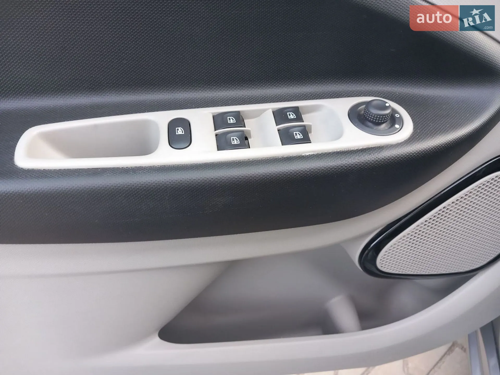 2016 Renault ZOE - мініатюра 16