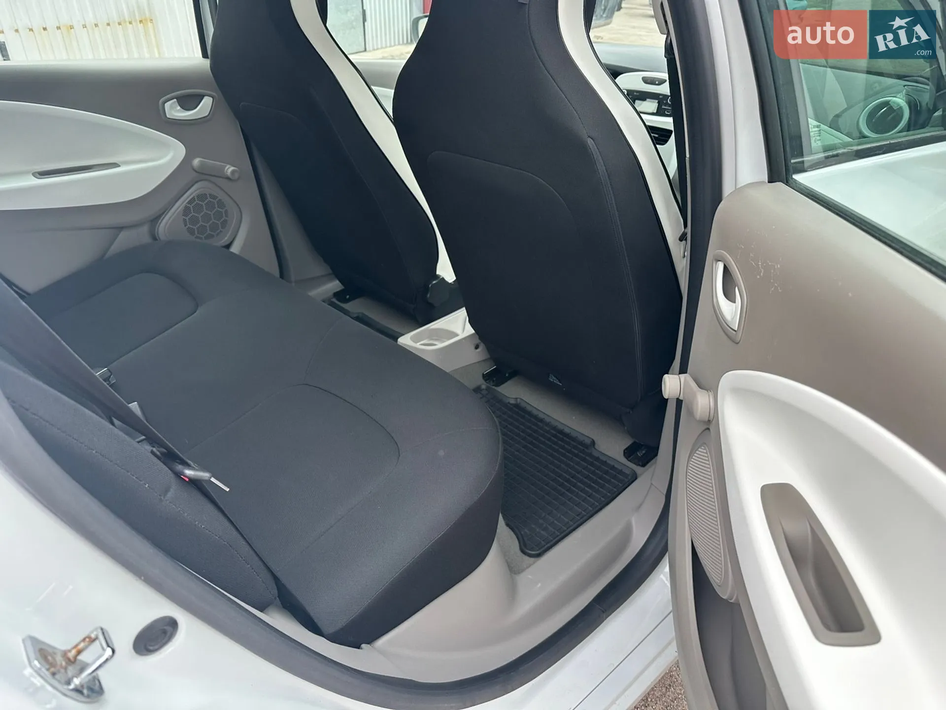 2017 Renault ZOE - мініатюра 12