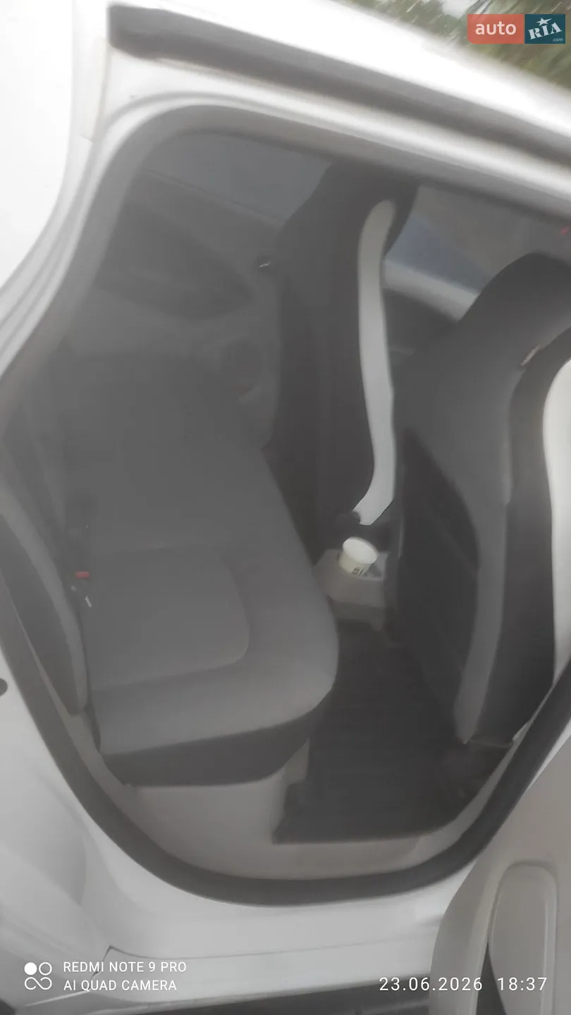 2015 Renault ZOE - мініатюра 18