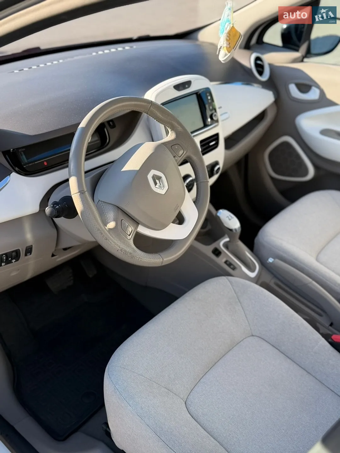 2015 Renault ZOE - мініатюра 18