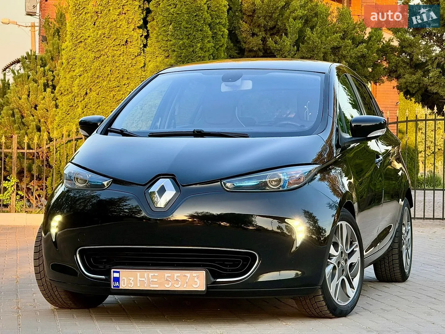 Renault ZOE 2014 VIN VF1AGVYA050939154 фото оголошення 2 з 21