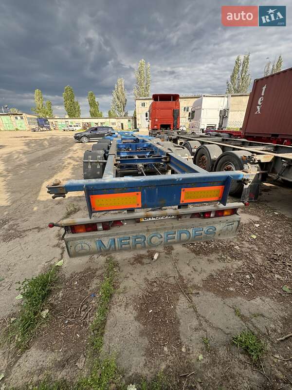 Контейнеровоз напівпричіп Renders HQ 2003 в Одесі