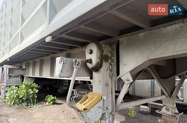 Зерновоз - полуприцеп Renders В 2001 в 