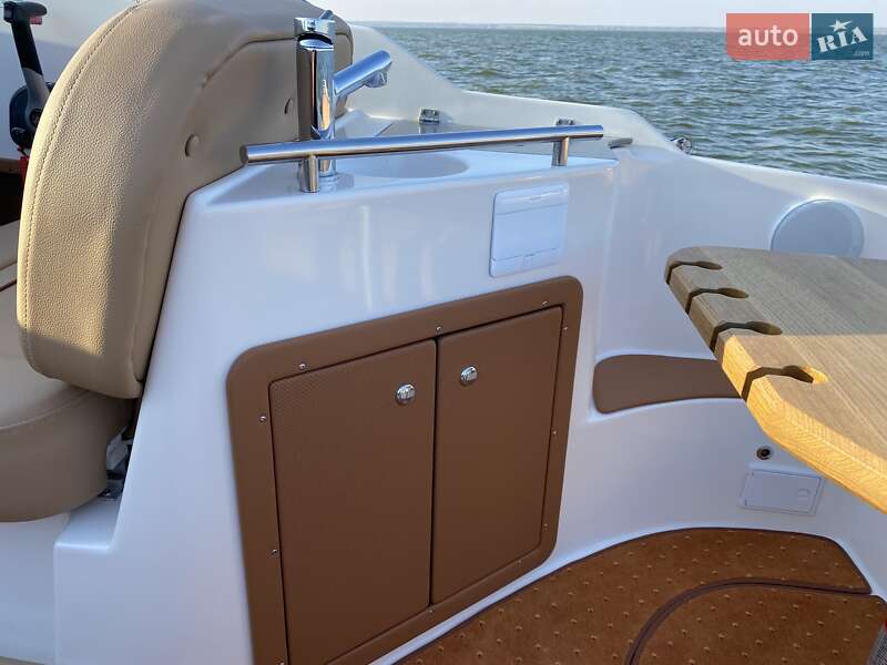 Катер Rinker 250 2006 в Белгороде-Днестровском