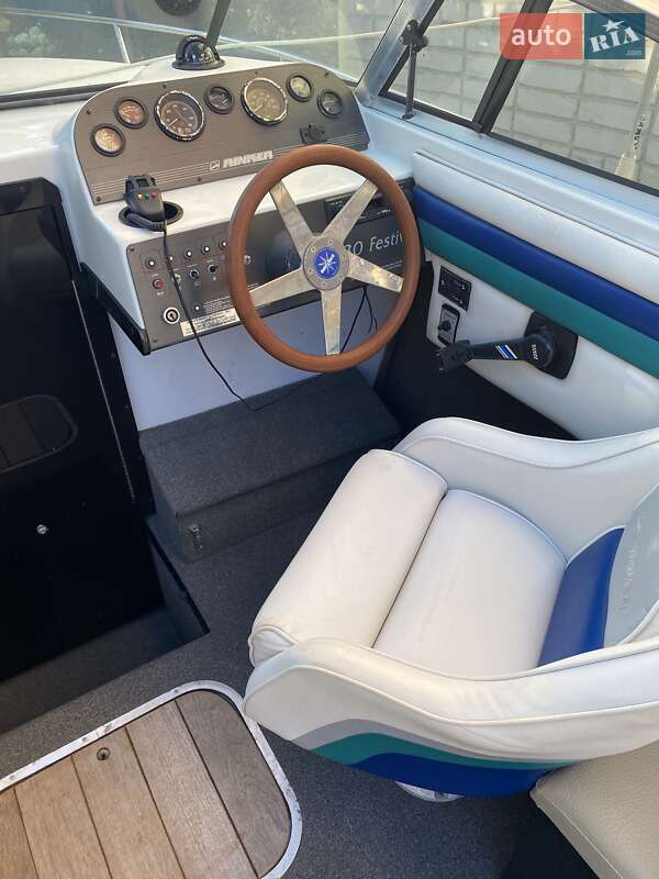 Катер Rinker Festiva 1991 в Луцьку
