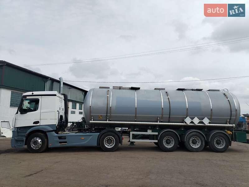 Цистерна напівпричіп Rinnen S-NA 1997 в Олександрії