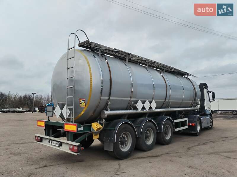 Цистерна напівпричіп Rinnen S-NA 1997 в Олександрії