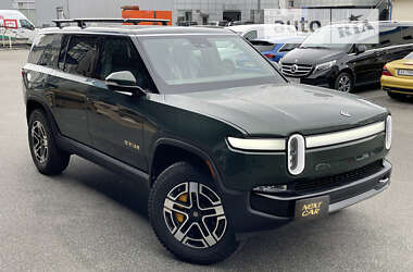 Внедорожник / Кроссовер Rivian R1S 2023 в 