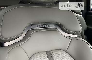 Внедорожник / Кроссовер Rivian R1S 2023 в 