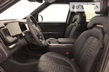 Седан Rivian R1S 2024 в 