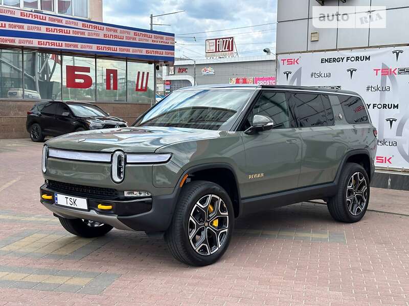 Rivian R1S 2022