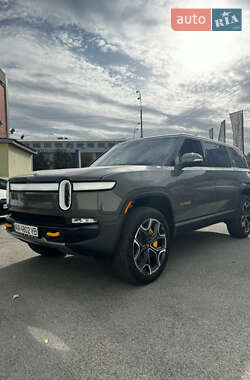 Внедорожник / Кроссовер Rivian R1S 2022 в 