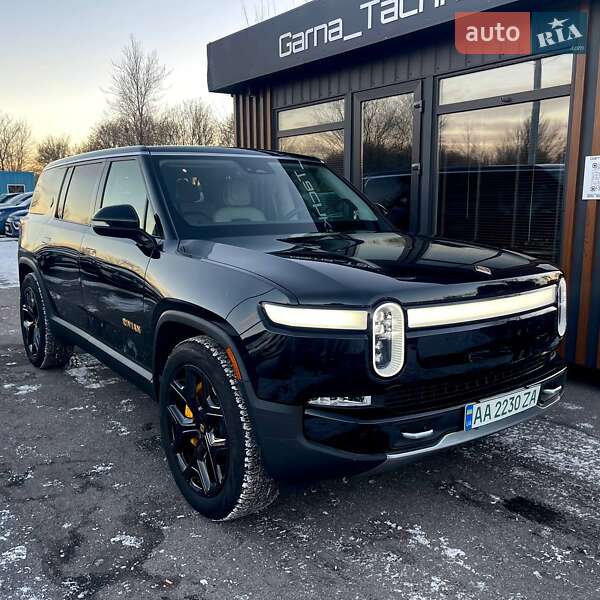 Позашляховик / Кросовер Rivian R1S 2023 в Дніпрі