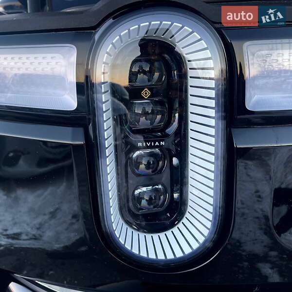 Внедорожник / Кроссовер Rivian R1S 2023 в Днепре