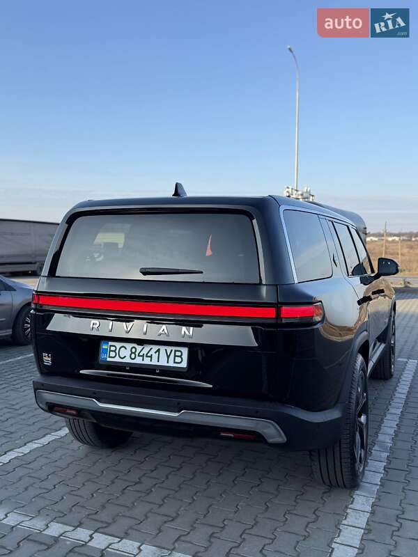 Позашляховик / Кросовер Rivian R1S 2024 в Львові