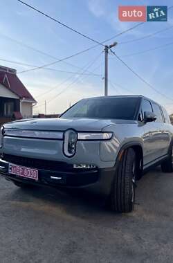 Внедорожник / Кроссовер Rivian R1S 2023 в 
