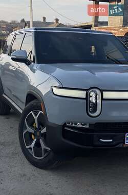 Внедорожник / Кроссовер Rivian R1S 2023 в 