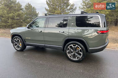 Внедорожник / Кроссовер Rivian R1S 2022 в 