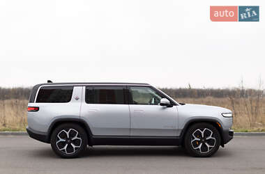 Внедорожник / Кроссовер Rivian R1S 2024 в 