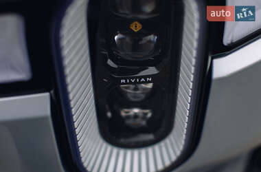 Внедорожник / Кроссовер Rivian R1S 2024 в 