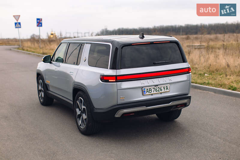 Внедорожник / Кроссовер Rivian R1S 2024 в Киеве