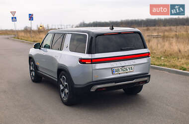 Внедорожник / Кроссовер Rivian R1S 2024 в 