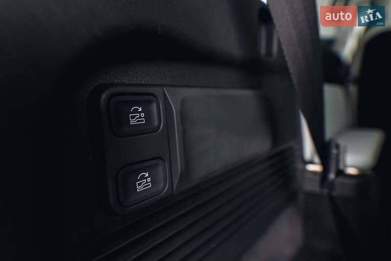Внедорожник / Кроссовер Rivian R1S 2024 в Киеве