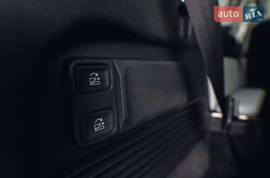 Внедорожник / Кроссовер Rivian R1S 2024 в 