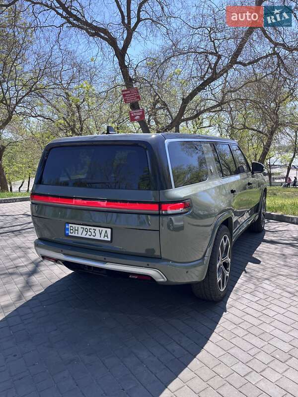 Внедорожник / Кроссовер Rivian R1S 2023 в Киеве