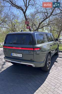 Внедорожник / Кроссовер Rivian R1S 2023 в 