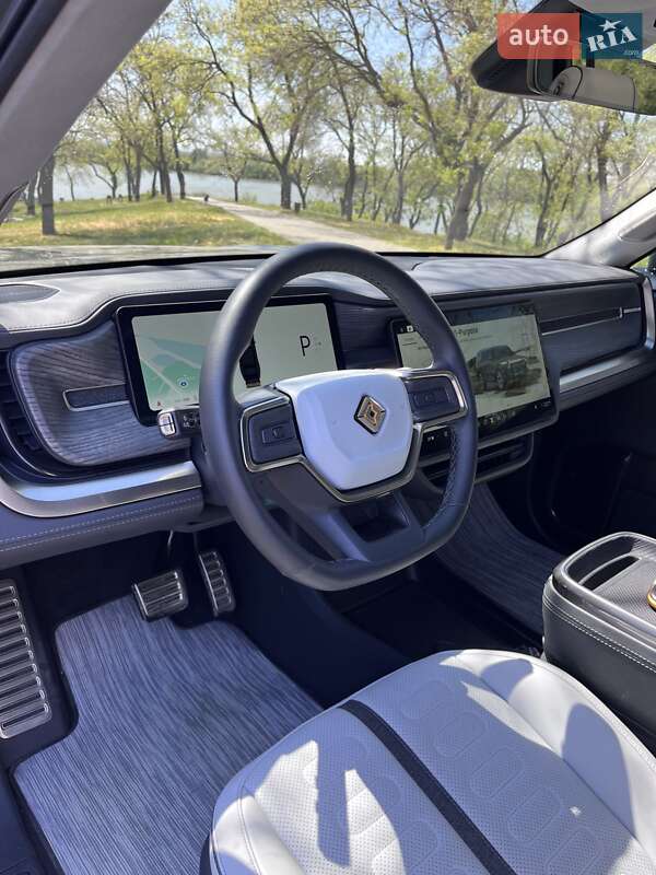 Внедорожник / Кроссовер Rivian R1S 2023 в Киеве