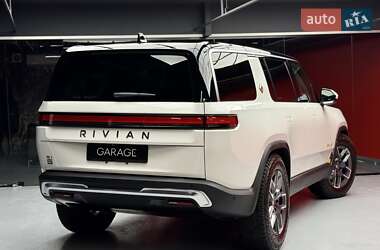 Внедорожник / Кроссовер Rivian R1S 2023 в 