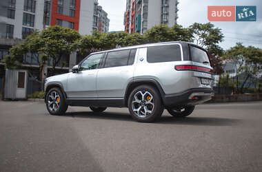 Внедорожник / Кроссовер Rivian R1S 2023 в 
