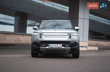 Внедорожник / Кроссовер Rivian R1S 2023 в 