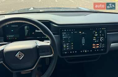 Универсал Rivian R1S 2023 в 